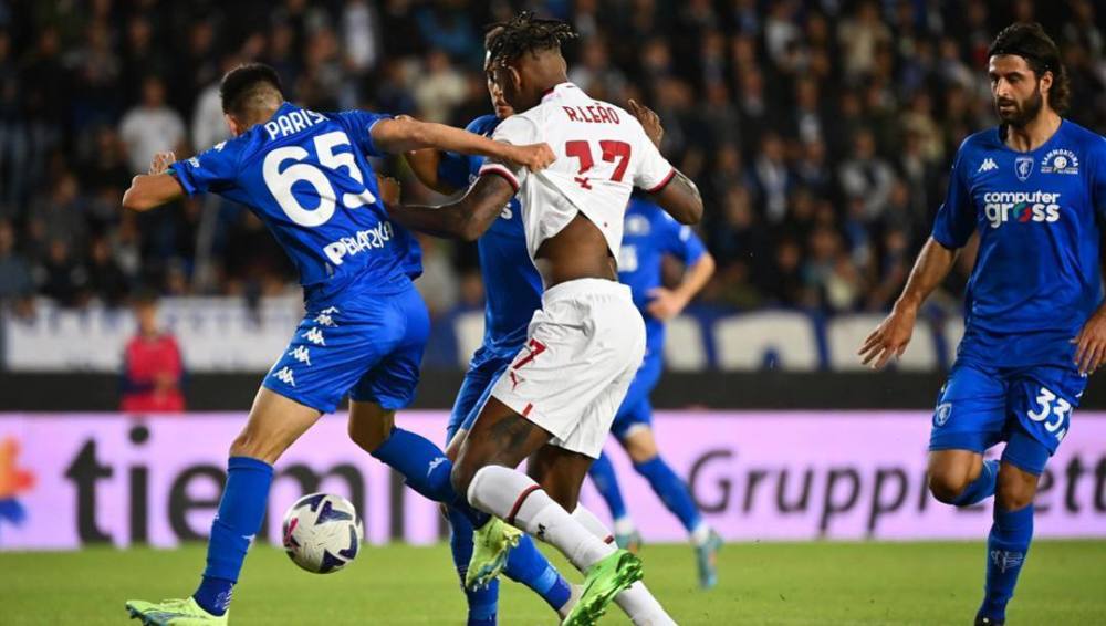 足球实力趋 足球实力趋