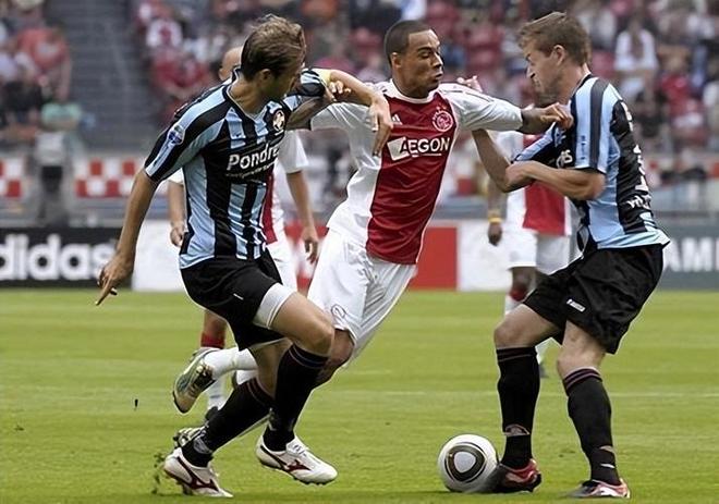 他回忆起自 他回忆起自