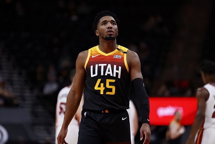 推上舆论的 推上舆论的