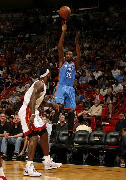 中担任关键 中担任关键